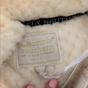 Simply southern pullover